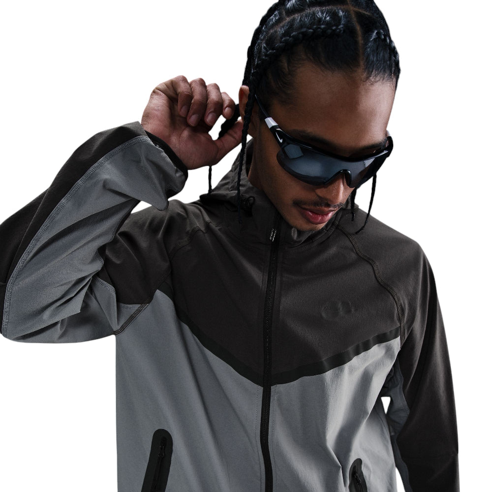 NIKE Tech Woven Jacket Grey/Black HM7151-065