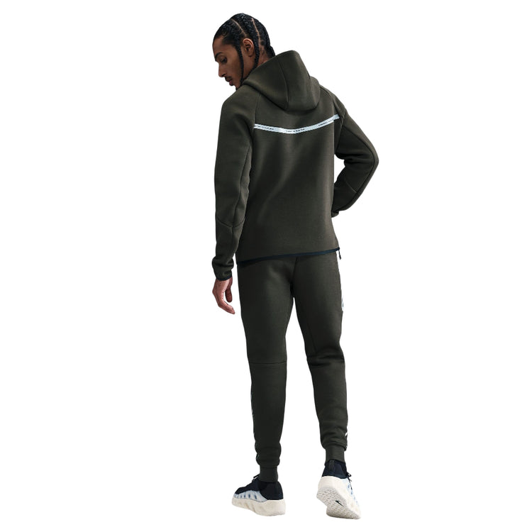 NIKE Tech Full-Zip Fleece Windrunner Jacket with Reflective Accents Green IM6537-355