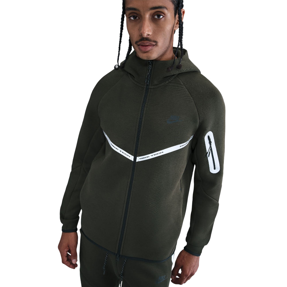 NIKE Tech Full-Zip Fleece Windrunner Jacket with Reflective Accents Green IM6537-355