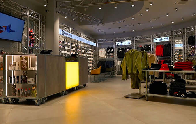 We’re proud to present our new store in Naples, Via Toledo!