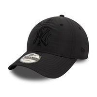NEW ERA New York Yankees Nylon Black 9Twenty Adjustable Cap 60565549
