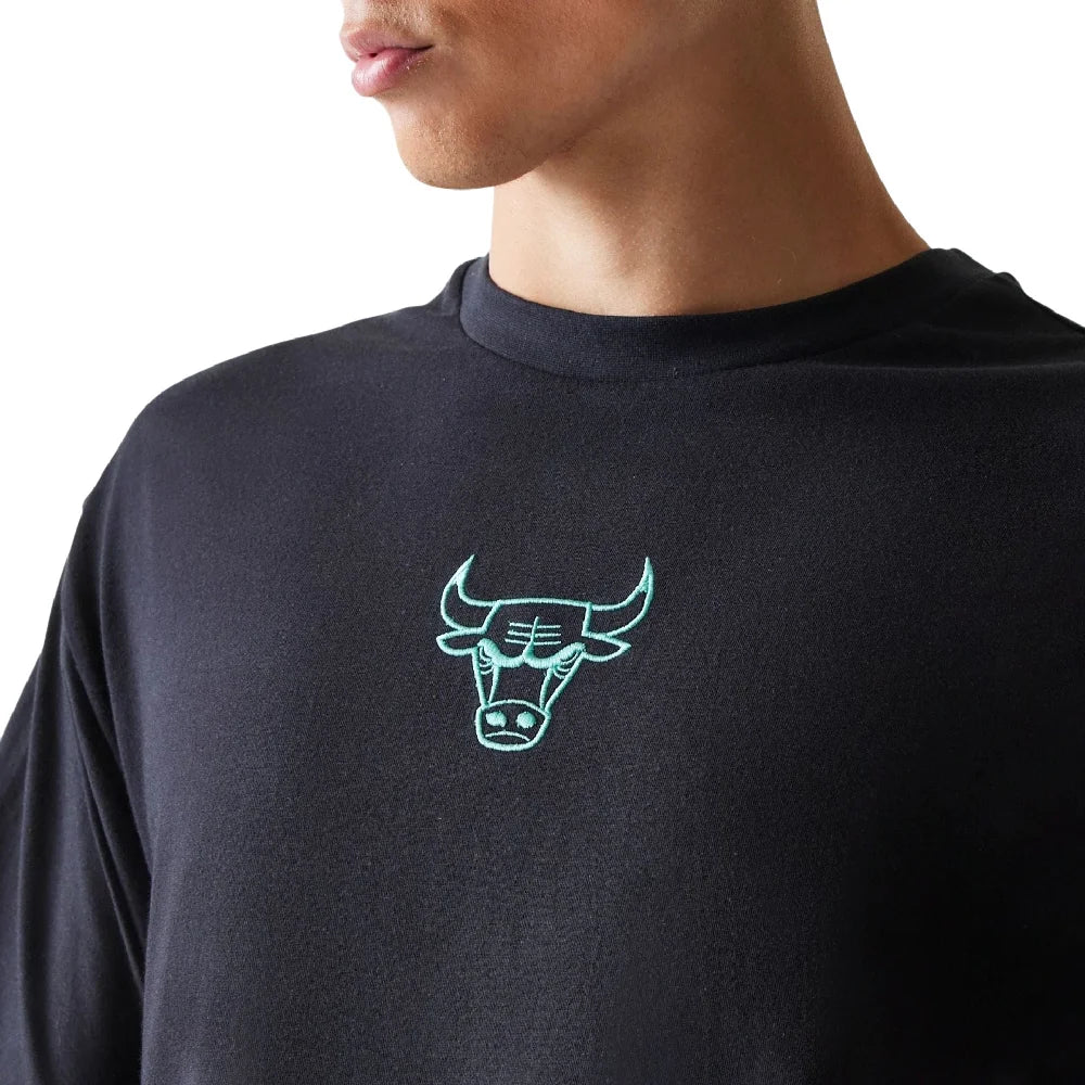 NEW ERA Chicago Bulls NBA League Essential Black Oversized T-Shirt 60771515
