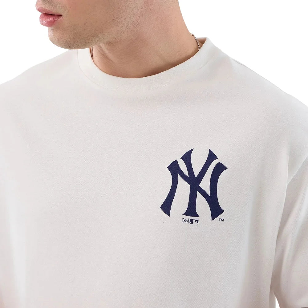 NEW ERA New York Yankees MLB Cap Graphic White Oversized T-Shirt 60856148