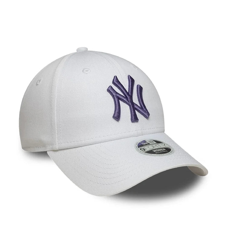 NEW ERA New York Yankees Womens MLB League Essential White 9FORTY Adjustable Cap 60856373