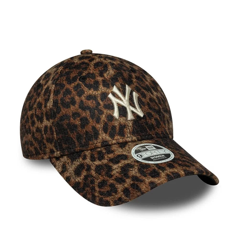 NEW ERA New York Yankees Womans MLB Cosy Leopard Brown 9FORTY Adjustable Cap 60915734