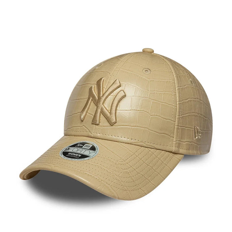 NEW ERA New York Yankees Womens MLB Pattern PU Light Beige 9FORTY Adjustable Cap 60915858