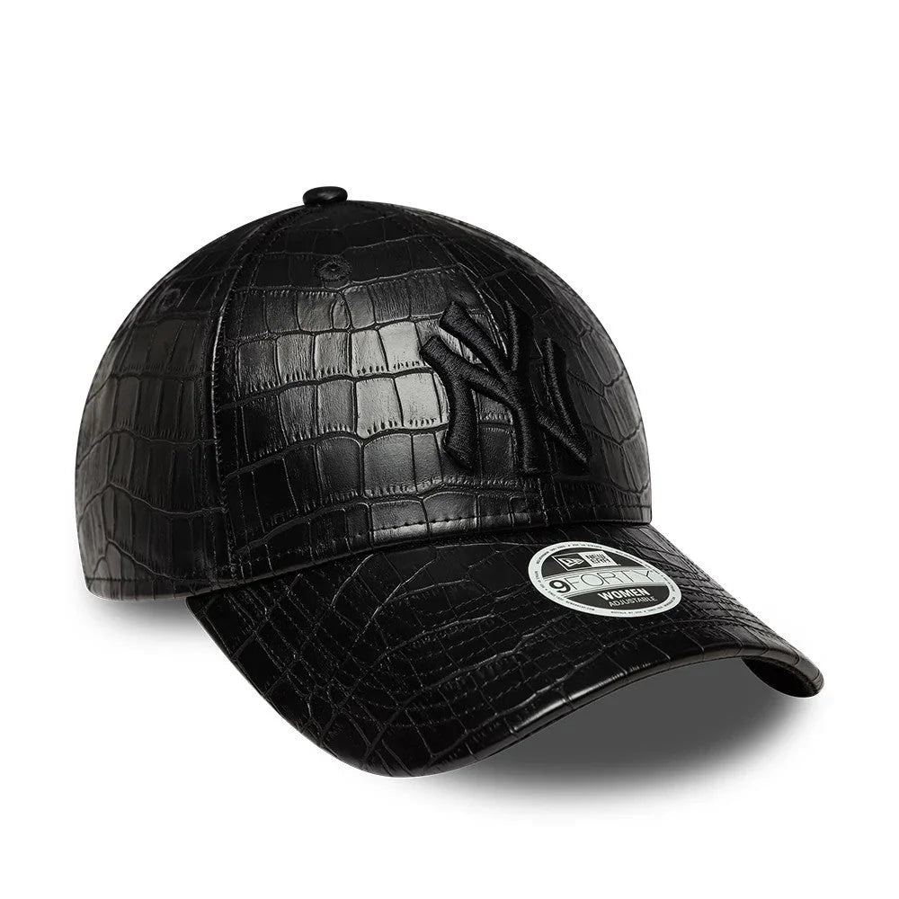 NEW ERA New York Yankees Womens MLB Pattern PU Black 9FORTY Adjustable Cap 60915860
