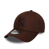 NEW ERA New York Yankees MLB League Essential Brown 9FORTY Adjustable Cap 60960266