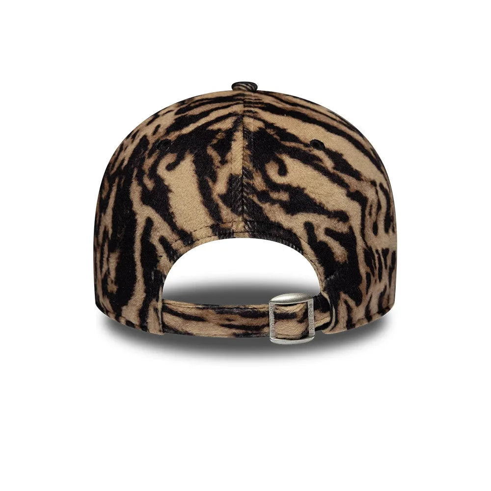 NEW ERA New York Yankees Womens MLB Ocelot Print Black 9FORTY Adjustable Cap 60960344