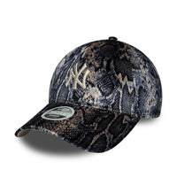 NEW ERA New York Yankees Womens MLB Snake Print Black 9FORTY Adjustable Cap 60960345