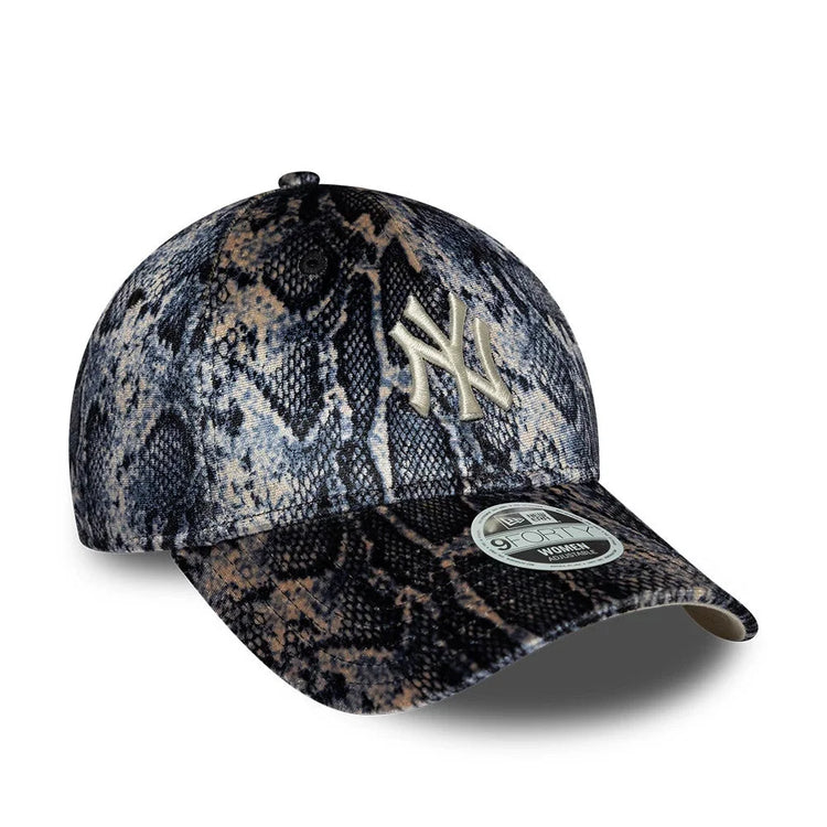 NEW ERA New York Yankees Womens MLB Snake Print Black 9FORTY Adjustable Cap 60960345