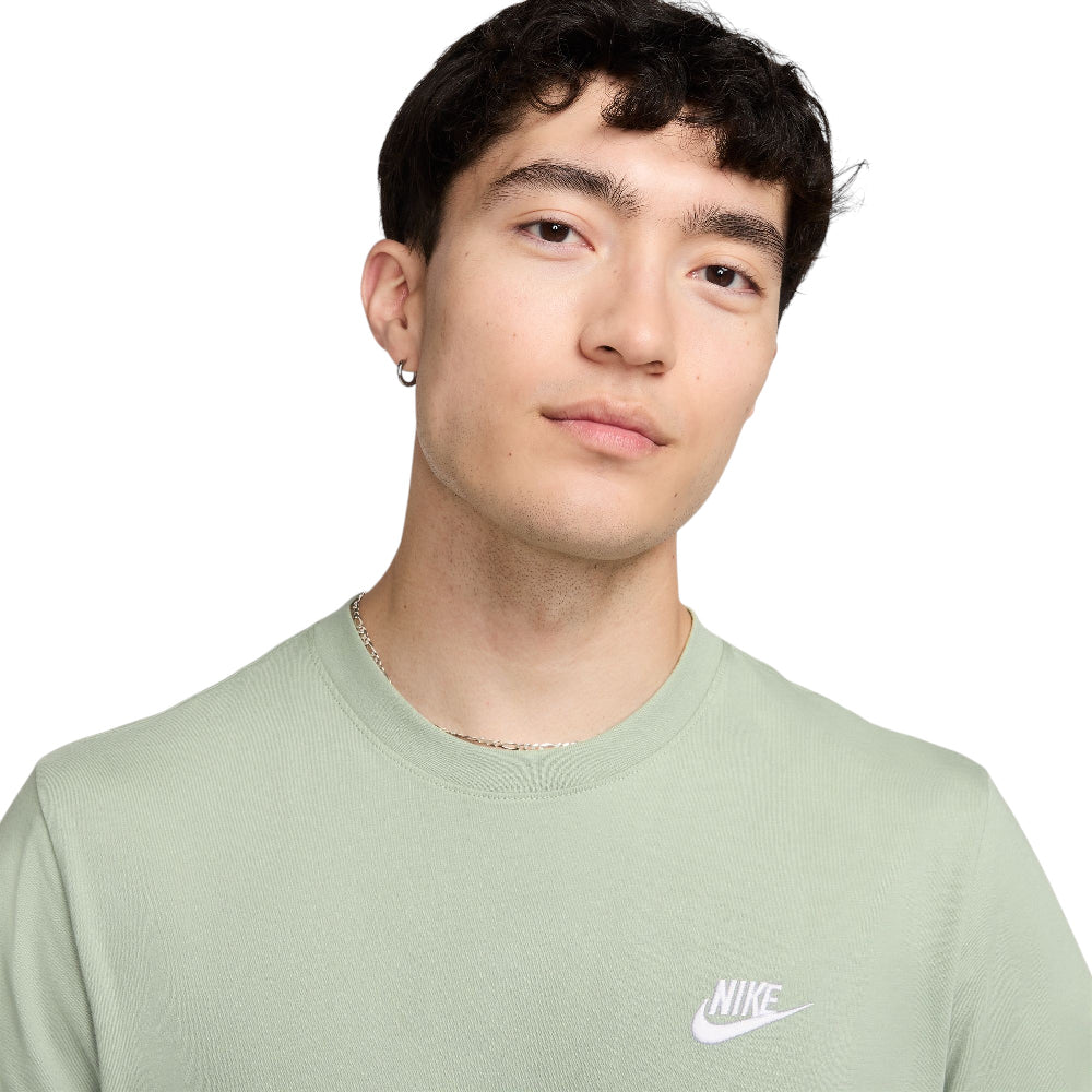 NIKE Sportswear Club T-Shirt Green AR4997-371