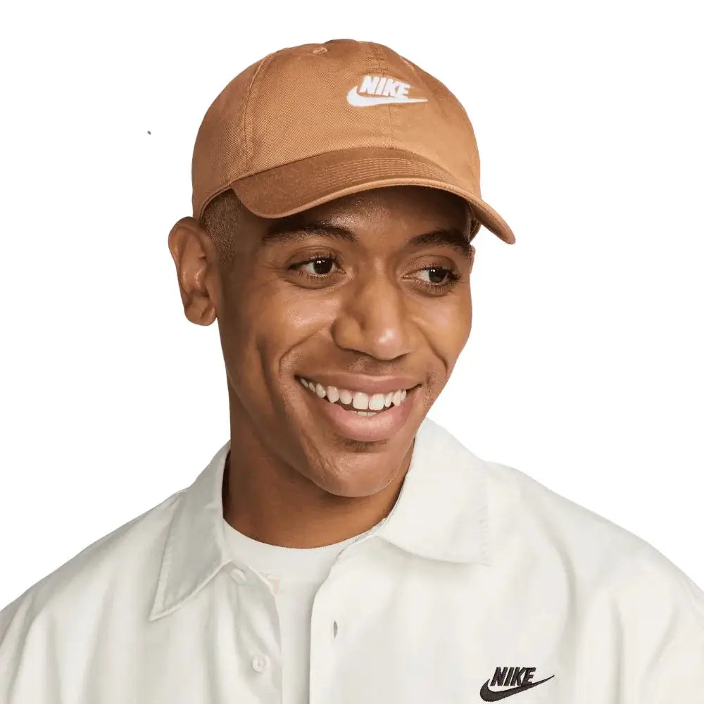 NIKE Club Unstructured Futura Wash Cap FB5368-224
