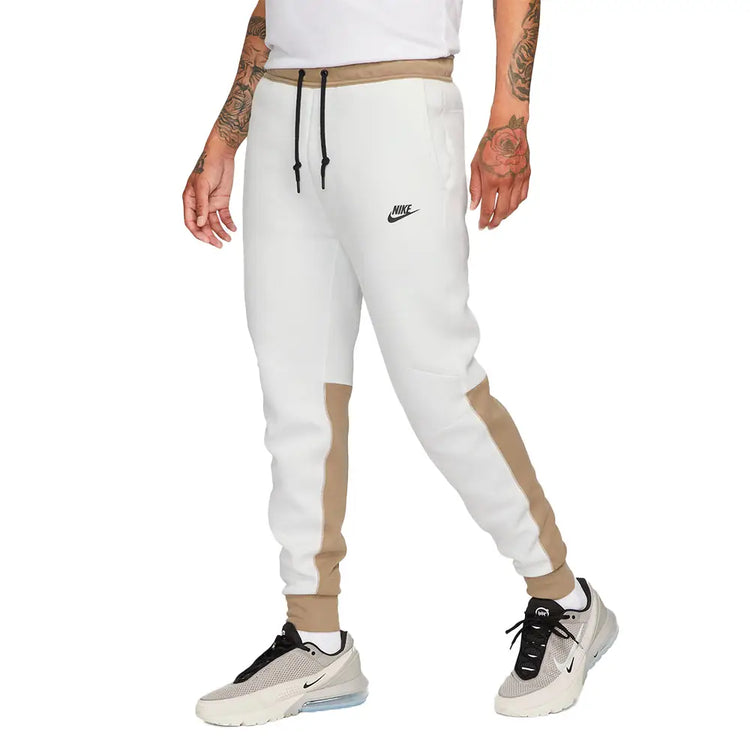 NIKE Sportswear Tech Fleece Slim Fit Pant FB8002-121