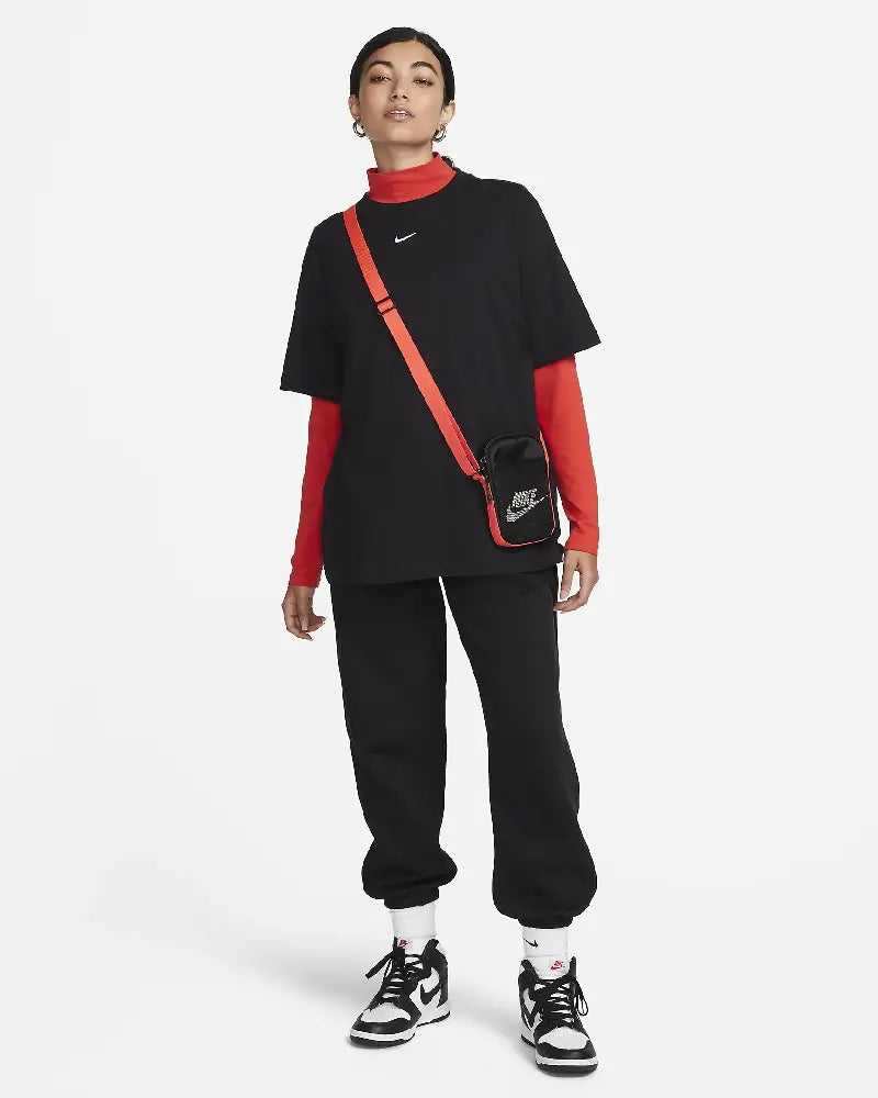 NIKE Sportswear Essential T-Shirt Black FD4149-010