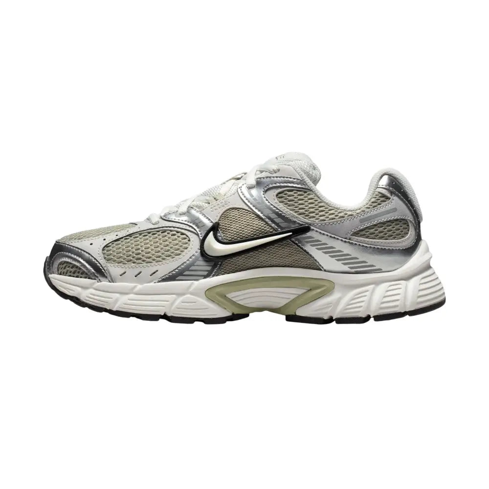NIKE Nike V5 RNR Sneakers with Reflective Accents Green HQ7901-301