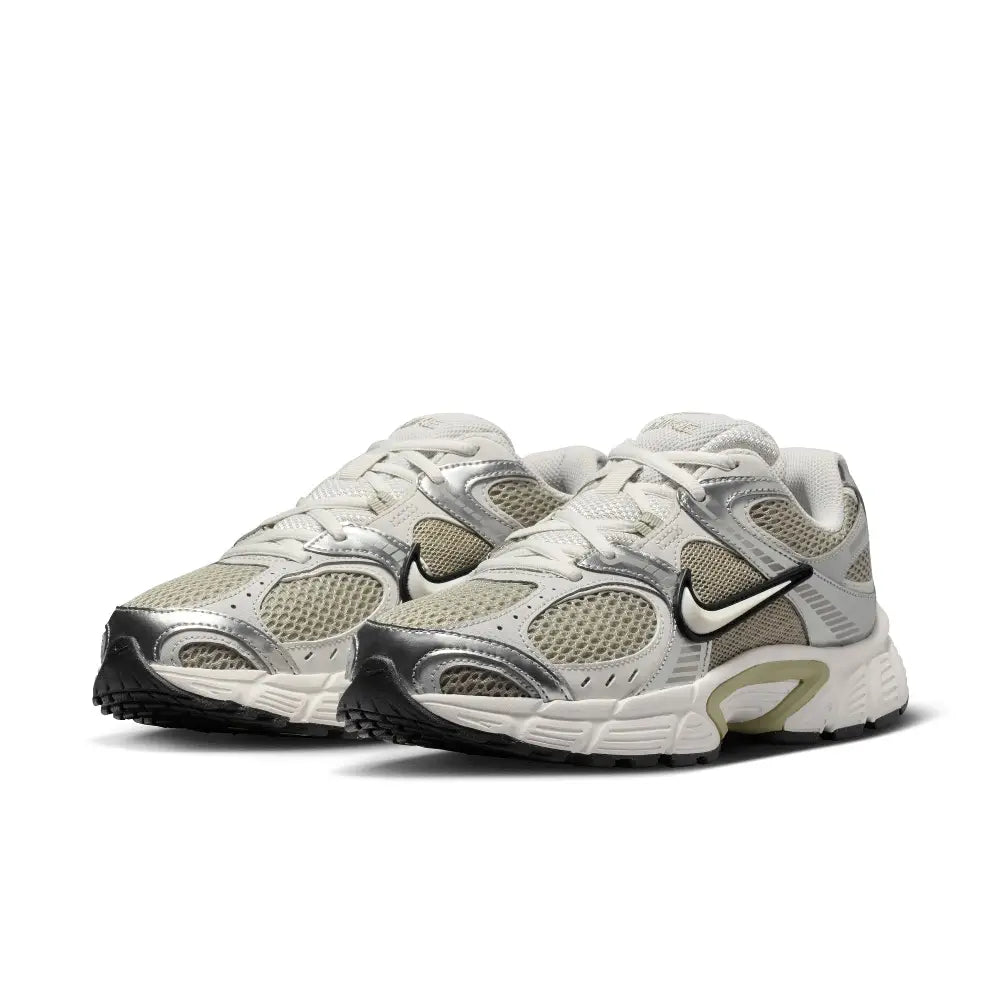 NIKE Nike V5 RNR Sneakers with Reflective Accents Green HQ7901-301