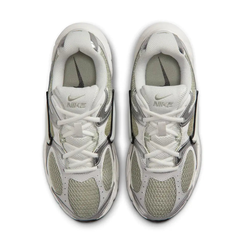 NIKE Nike V5 RNR Sneakers with Reflective Accents Green HQ7901-301