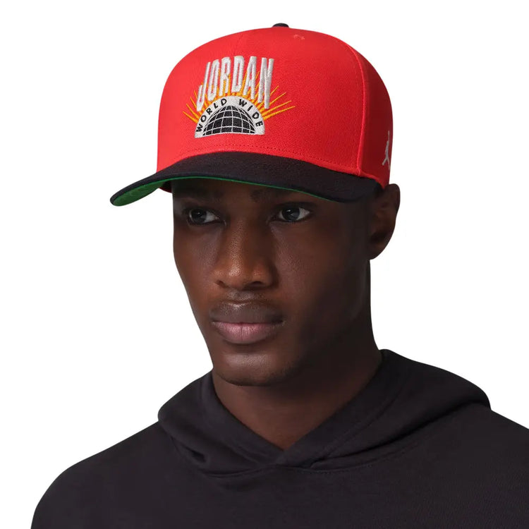 JORDAN Essentials Pro Structured Flat Bill Hat Red IF3508-673