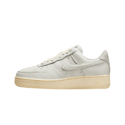 NIKE Air Force 1 '07 Pony Hair White Sneakers  II7398-100